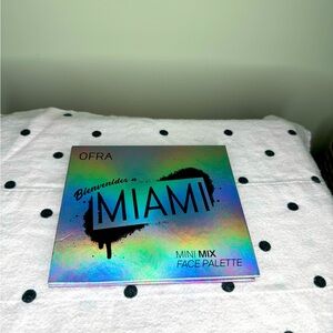 OFRA BIENVENIDOS A MIAMI Face Palette
Highlighters & Bronzers